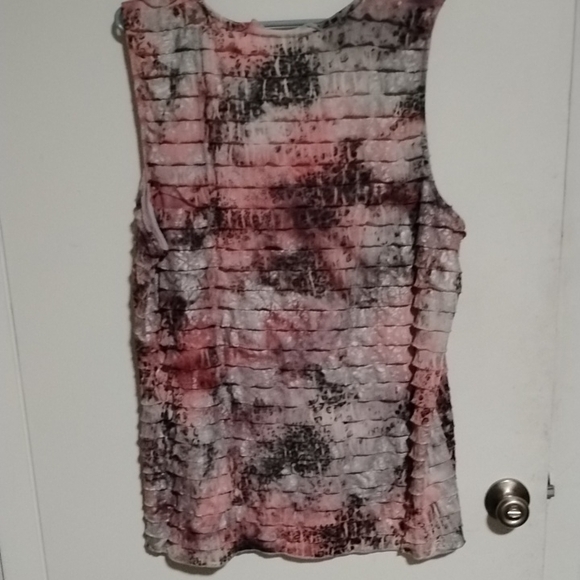 Pink and Red Ribbed Scoop Neck Tank Top - Picture 3 of 7